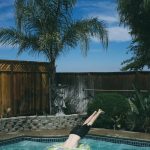 terrasse piscine en carrelage : choisir un carrelage durable et sûr