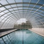 Installer un système de nage à contre-courant dans une piscine en béton : pour qui, pourquoi et comment ?