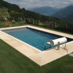 Utiliser le béton drainant pour les plages de piscine : esthétique, sécurité et durabilité